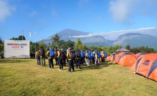 100 Pendaki Gabung Mountain & Jungle Course Eiger 2024 di Gunung Rinjani