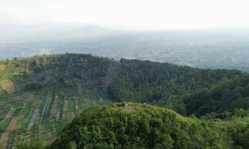 Punya Lembah Mirip Kaldera, Keindahan Gunung Blego di Wonogiri Bikin Takjub