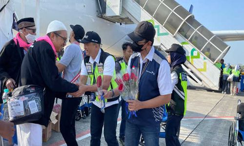 351 Jemaah Haji Kloter Terakhir Embarkasi Solo Tiba di Tanah Air