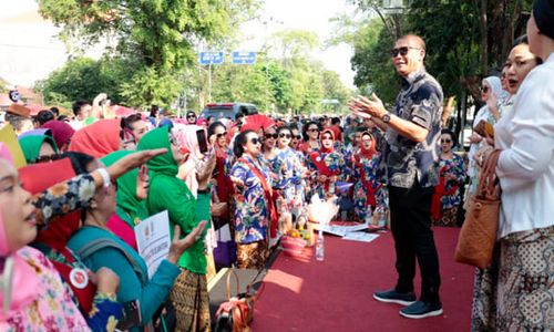 400 Perempuan Ikuti Parade Kebaya pada Solo Car Free Day