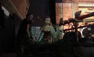 HUT ke-114 Wayang Orang Sriwedari, Seniman Lakukan Ritual Jamasan 3 Benda