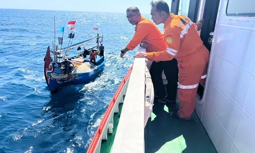 Update! Kapal asal Rembang Tenggelam di Karimunjawa, 9 ABK Selamat