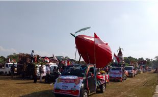 Meriah! Ada Lampion Jambu Air Raksasa di Kirab Budaya Pranan Sukoharjo