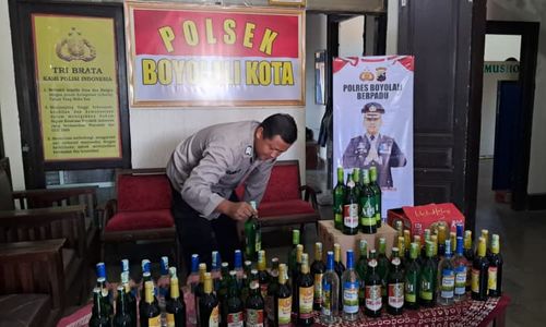 Gerebek Toko di Pasar Sunggingan Boyolali, Polisi Temukan 60 Botol Isi Miras