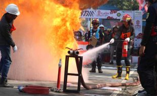 28 Tim Adu Ketangkasan Tangani Situasi Darurat Kebakaran di Alun-alun Klaten