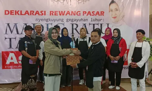 Ratusan Rewang Pasar Tradisional Solo Deklarasi Dukung Astrid Widayani