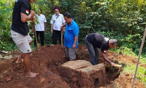 10 Berita Terpopuler : Yoni Langka di Sragen Diekskavasi-Talut Longsor di Solo