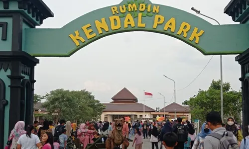 Wow! Rumdin Bupati Kendal Disulap jadi Taman Hiburan, Ada Dinosaurus