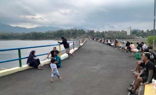 Pesona Senja di Waduk Tandon Selogiri Wonogiri, Meski Mendung Tetap Cantik