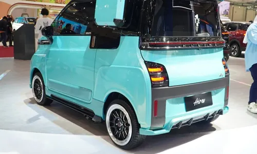 Wuling Air ev dengan Sentuhan Personalisasi Konsumen Mejeng di GIIAS 2024