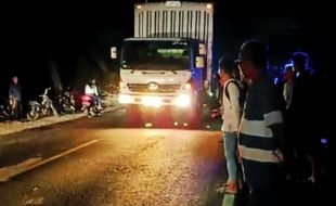 Diduga Korban Tabrak Lari, Pemotor Ditemukan Meninggal di Jalan Raya Ngawi-Solo