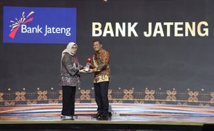 Konsisten Dukung UMKM-CSR, Bank Jateng Raih 2 Penghargaan CNN Indonesia Awards