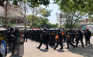 439 Personel Gabungan Disiagakan untuk Pengamanan Demo di Depan Balai Kota Solo