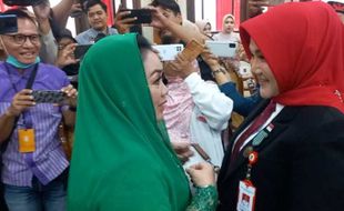 Sedot Perhatian, Eks Bupati Sri Hartini Hadiri Pelantikan Anggota DPRD Klaten