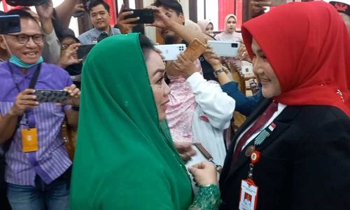 Sedot Perhatian, Eks Bupati Sri Hartini Hadiri Pelantikan Anggota DPRD Klaten