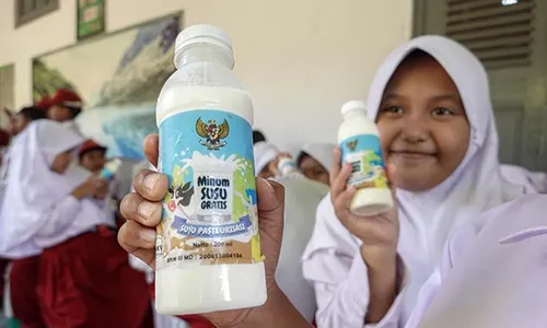 Uji Coba Gerakan Minum Susu bagi Siswa SD di Banyumas