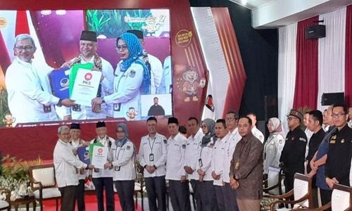 Ahmad Syaikhu-Ilham Habibie Daftar Pilgub Jabar 2024 Naik VW Kodok