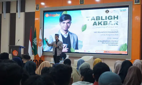 Peduli Religiusitas, ITS PKU Muh Solo Gelar Tabligh Akbar Sambut Mahasiswa Baru