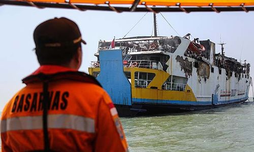 Kondisi Kapal KM Kirana I Pascaterbakar di Perairan Tanjung Emas Semarang