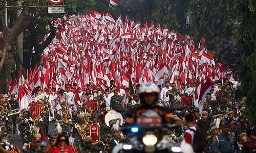 Ribuan Warga Bogor Ikuti Kirab Bendera Merah Putih Semarakkan HUT ke-79 RI