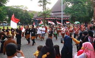 Peringati HUT RI, Ratusan Penghayat Gelar Kirab Wilujengan Mahardika di Solo