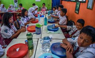 Uji Coba Makan Bergizi Gratis bagi Siswa SD di Tangerang