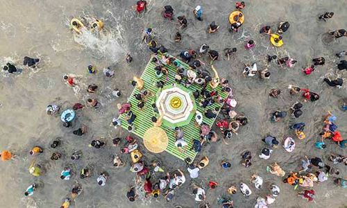 Tradisi Mandi Safar Ritual Tolak Bala Warga di Pesisir Jambi