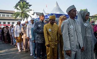 Nikah Massal, 37 Pasang Pengantin Laksanakan Akad di Gedung Sate Bandung