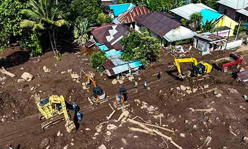 Akses Jalan Mulai Dibuka Pascabanjir Bandang di Ternate