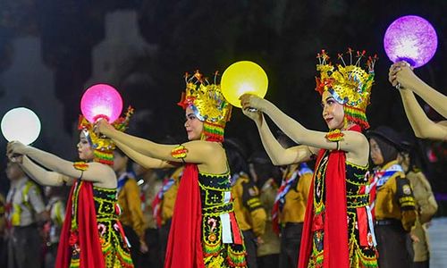 Atraksi Budaya & Warna-warni Lampion Meriahkan Pawai Kemerdekaan di Banyuwangi