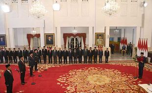 Momen Presiden Jokowi Lantik 3 Menteri dan 1 Wamen di Istana Negara Jakarta