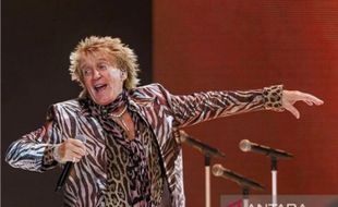 Kena Covid-19, Rod Stewart Tunda Konser Lagi