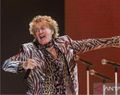 Kena Covid-19, Rod Stewart Tunda Konser Lagi