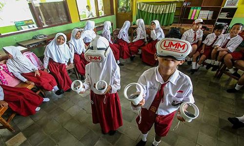 Pemanfaatan Teknologi Virtual Reality sebagai Media Belajar bagi Siswa SD