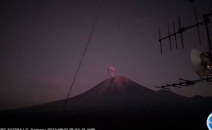 Kamis Pagi, Gunung Semeru Erupsi selama 139 Detik