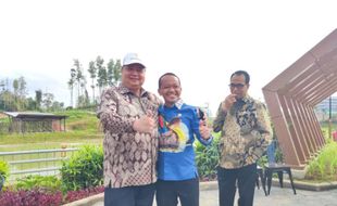 Foto Rangkulan dengan Airlangga, Bahlil: Kami Sahabat Baik