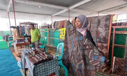 3 Hari, Batik Unik Karya Perajin Desa Jarum Bayat Klaten Dipamerkan di Festival