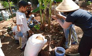 SD di Salatiga Punya Progam Berkebun, Siswa Diajari Menanam hingga Menjualnya