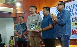 Beri Selop & Blangkon, Sahabat Bang Ara & Stefanus Gusma Lamar MN X Jadi Cawali