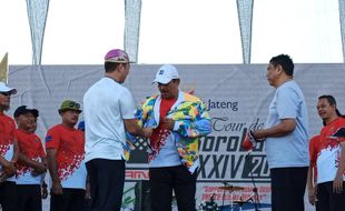 HUT ke-79 Jateng, Pj Gubernur Launching Jersey Jateng Tour de Borobudur 2024