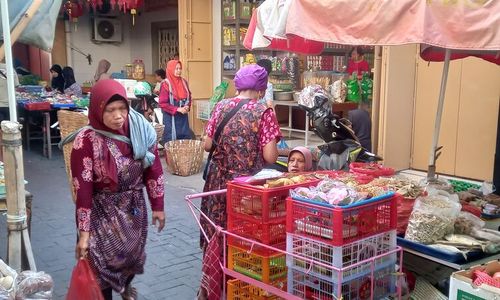 Para Manusia Kuat, Mbok Gendong Asal Soloraya di Pasar Pecinan Semarang