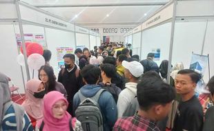 Baru Dibuka, Job Fair di RSPD Klaten Langsung Diserbu Ribuan Pencari Kerja