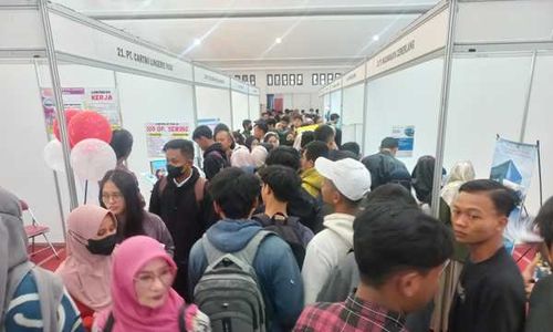 Baru Dibuka, Job Fair di RSPD Klaten Langsung Diserbu Ribuan Pencari Kerja