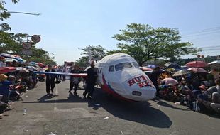 Atraksi Budaya hingga Miniatur Pesawat di Karnaval Pembangunan Karanganyar 