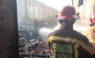 Kebakaran Padam, Ratusan Tabung Ikut Terbakar di Gudang Elpiji Sukoharjo