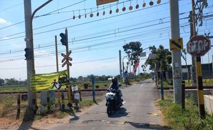 Sambang Warga Prambanan, Bupati Klaten Soroti Kondisi Perlintasan KA Desa Taji