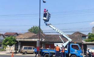 Puluhan PJU Mati di Jalur Palur-Kebakkramat Karanganyar Diperbaiki 