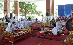 Ratusan Pelajar SD-SMP Karanganyar Ikuti Festival Budaya Karawitan 