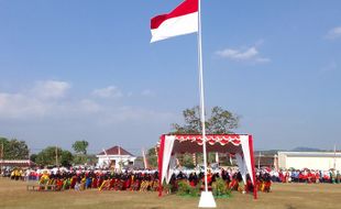 100 Pelajar dari 8 Sekolah Menari Gambyong Sukoharjo Makmur