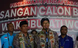 Tarso-Teguh Jadi Pasangan Cabub-Cawabup Pertama yang Mendaftar di KPU Wonogiri